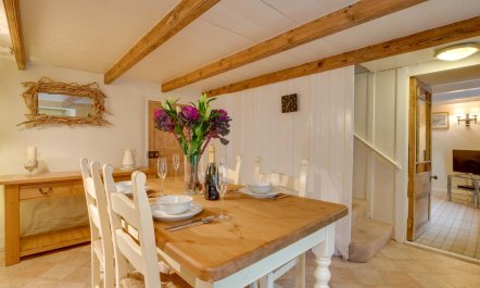 2 Bed in Helford 8