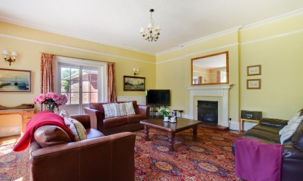 13 Bed in Tattingstone 2