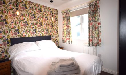 2 Bed in Teignmouth 7