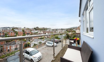 2 Bed in Teignmouth 9