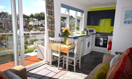 2 Bed in Teignmouth 1