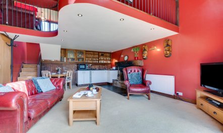 1 Bed in Trehunist 5