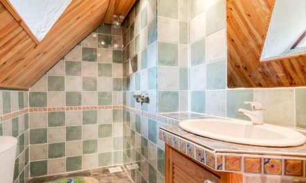 1 Bed in Trehunist 8