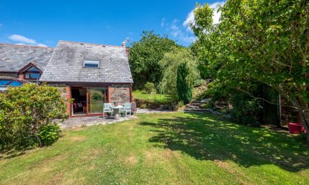 1 Bed in Trehunist 1