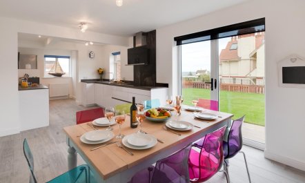 4 Bed in Sandsend 1