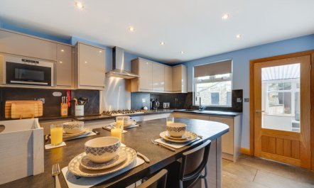 3 Bed in Sandsend 3