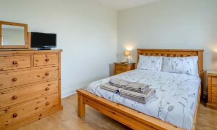 2 Bed in Gower 6