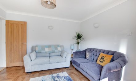 5 Bed in Salthouse 9