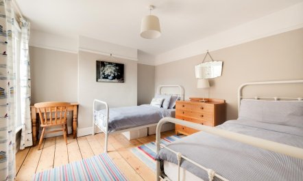 4 Bed in Southwold 8