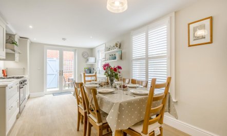 4 Bed in Southwold 2