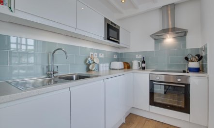 2 Bed in Aberaeron 8