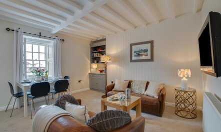 2 Bed in Aberaeron 1