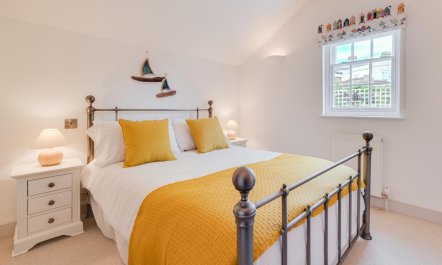 4 Bed in Southwold 8