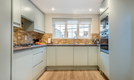 4 Bed in Saundersfoot 8