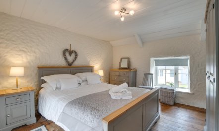 2 Bed in Llanmadoc 3