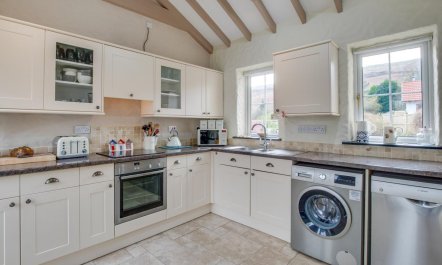 2 Bed in Llanmadoc 1