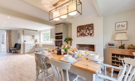 4 Bed in Great Plumstead 5