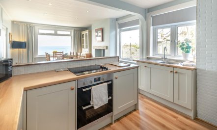 3 Bed in Praa Sands 7