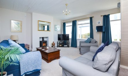 3 Bed in Praa Sands 3