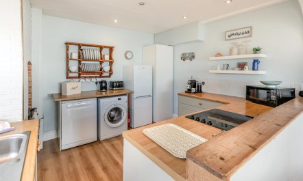 3 Bed in Praa Sands 8