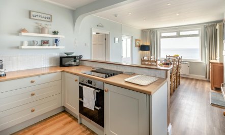 3 Bed in Praa Sands 2