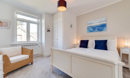 3 Bed in Praa Sands 8