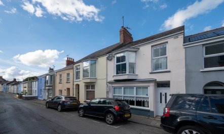 4 Bed in Tenby 3