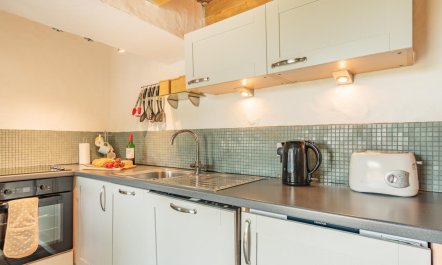 2 Bed in Trefin 9
