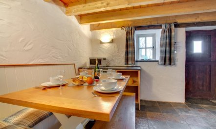 2 Bed in Trefin 2