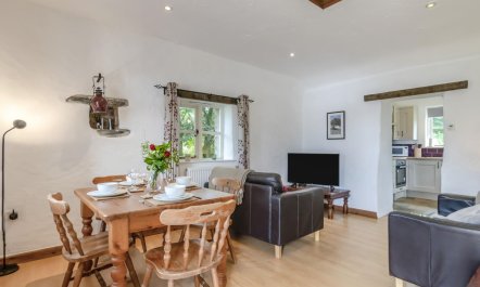 2 Bed in Trefin 1