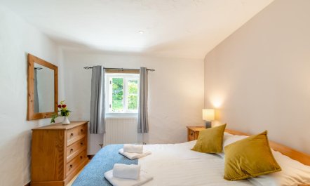2 Bed in Trefin 7