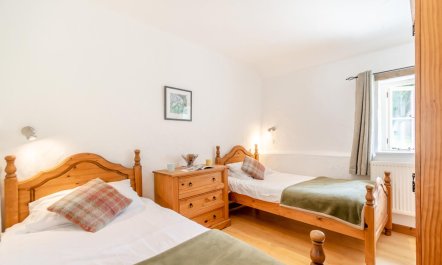 2 Bed in Trefin 4