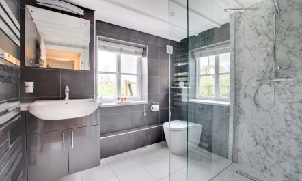 3 Bed in Lower Holbrook 9