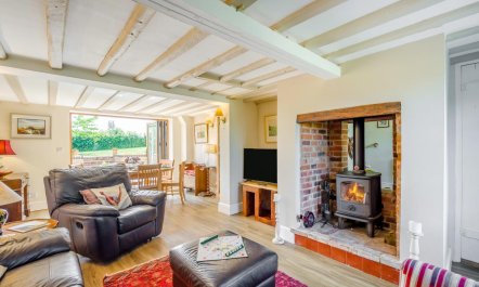 3 Bed in Lower Holbrook 5