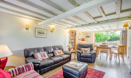 3 Bed in Lower Holbrook 1