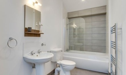 2 Bed in Llaniestyn 6