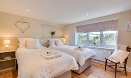 2 Bed in Hinderwell 6