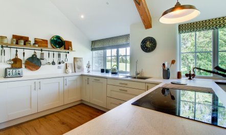 3 Bed in Carr Bank 9