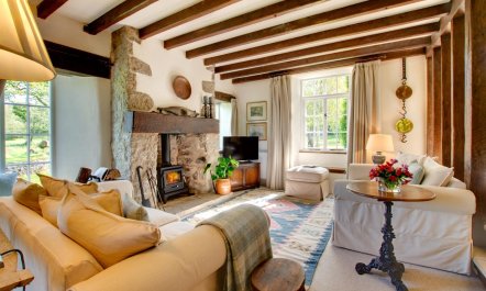 3 Bed in Carr Bank 1