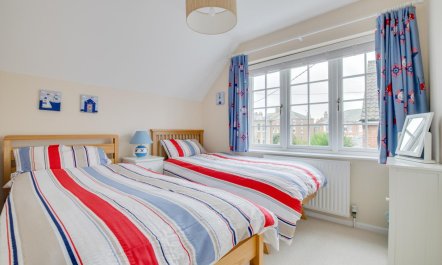 4 Bed in Southwold 8