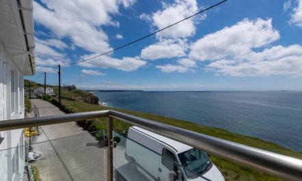2 Bed in Porthleven 4