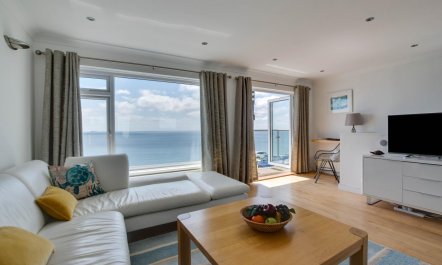 2 Bed in Porthleven 6