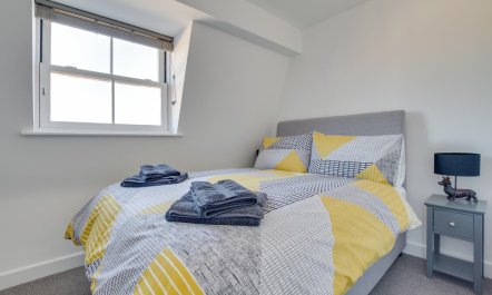 2 Bed in Weymouth 9