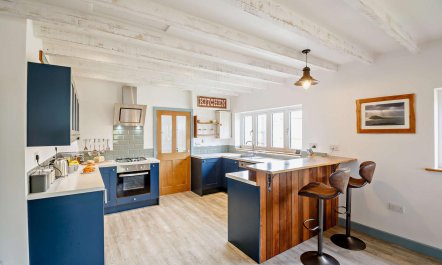 3 Bed in Bwlchtocyn 2