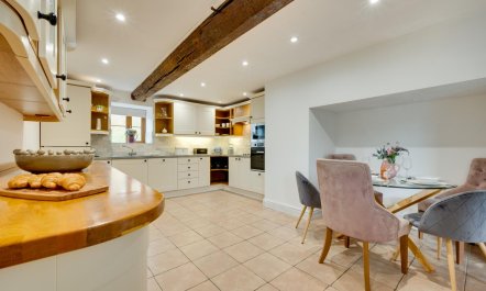 6 Bed in Machynlleth 8