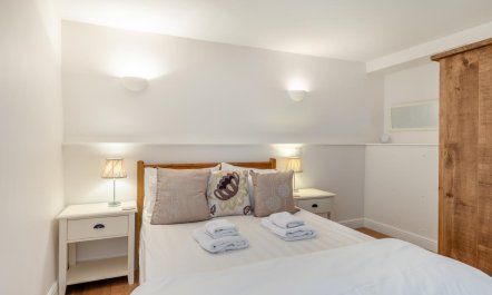 2 Bed in High Peak 7