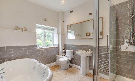 2 Bed in High Peak 8