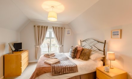 3 Bed in Whitby 6