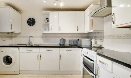 3 Bed in Wyke Regis 5