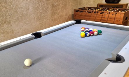 4 Bed in High Peak 1